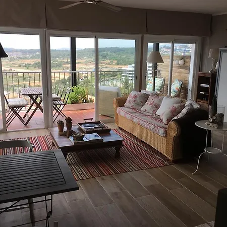 Sea Views Penthouse شقة سيدجيس