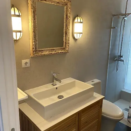 Sea Views Penthouse شقة سيدجيس