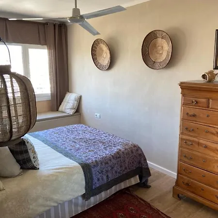 Sea Views Penthouse شقة *