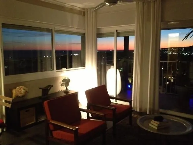 Sea Views Penthouse דירה *