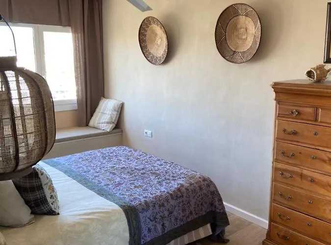 Sea Views Penthouse דירה *